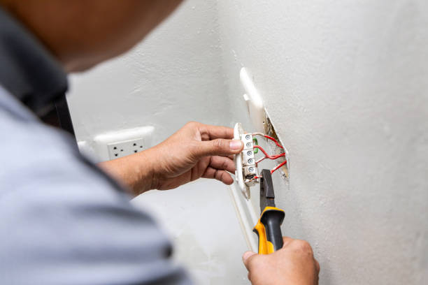 Best Licensed Electrician  in Santa Clarita, CA